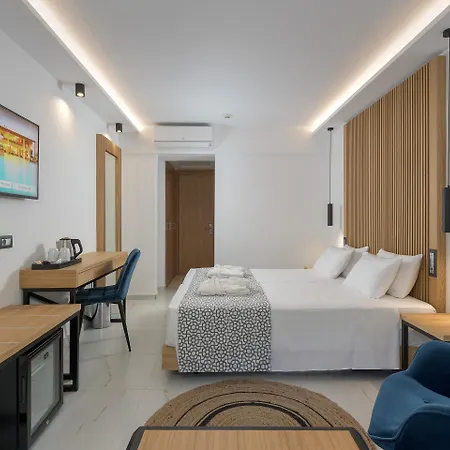 Oceanis 4* إكْسِيا