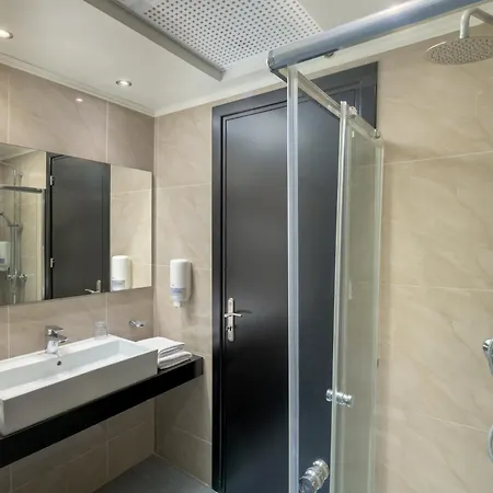 Oceanis 4*